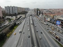 AVRASYA TÜNELİ - İstanbul'da Trafiğin En Yoğun Olduğu Cuma Akşamı Yollar Boş Kaldı