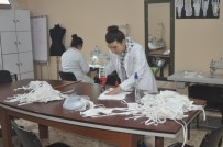 POLAT KARA - Payas'ta Gönüllü Kadınlar, Günlük 400 Adet Maske Üretiyor