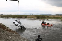 KAÇıŞ - Polisten Kaçarken Suya Düşen Otomobilde Şüphelinin Cesedine Ulaşıldı