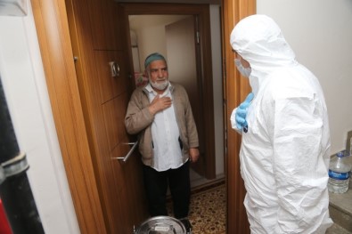 Sultanbeyli'de Yaşlılara Evde Sıcak Yemek Hizmeti