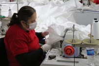 KADIN KIYAFETİ - Tekstil Üretimini Durdurup Sağlıkçılar İçin Tulum Üretmeye Başladılar