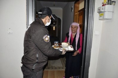 Tunceli'de 65 Yaş Üstü Vatandaşların Evlerine Kahvaltı Servisi