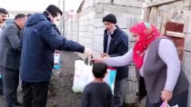 MEHMET AKİF ERSOY - Ağrı Belediye Başkanı Sayan İhtiyaç Sahibi Aileye Yardım Etti