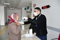 AKSARAY ÜNIVERSITESI - Aksaray'da Hastaneye Gelen Her Vatandaş Kontrolden Geçiriliyor