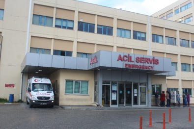 Antalya'da 3 Kişi Korona Virüs İhbarıyla Kontrol Amaçlı Hastaneye Götürüldü