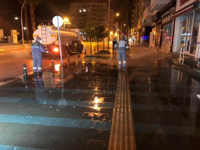 Antalya'da Caddeler, Sokaklar, Meydanlar Dezenfekte Ediliyor
