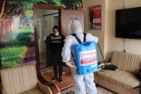 Kıyafetleri İle Dezenfekte Oldu