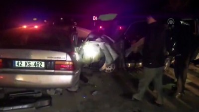 Konya'da Otomobil İle Hafif Ticari Araç Çarpıştı Açıklaması 4 Ölü, 4 Yaralı