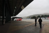 OTOBÜS TERMİNALİ - Şehirler Arası Seyahatteki Kısıtlama Başlamadan Kocaeli Şehirlerarası Otobüs Terminali Boş Kaldı