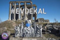 MEDENİYETLER - Zeus Heykeline Maske Takıp 'Evde Kal' Çağrısı Yapıldı