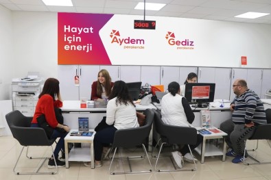 Borçlu Abonelerin Elektriği 30 Nisan'a Kadar Kesilmeyecek