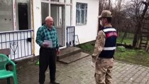 Elazığ'da Jandarmanın Yaşlı Ve Hastalara Desteği Sürüyor