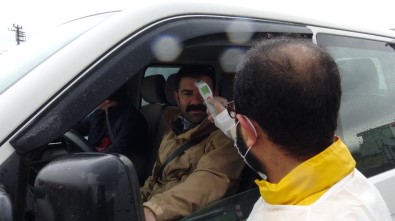 Gercüş'te Sürücü Ve Yolcuların Ateşleri Ölçüldü