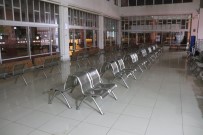 OTOBÜS TERMİNALİ - Karaman'da Tren Garı Ve Otobüs Terminali Sessizliğe Büründü