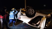 112 ACİL SERVİS - Kocaeli'de Otomobil Bariyere Çarptı Açıklaması 2 Yaralı