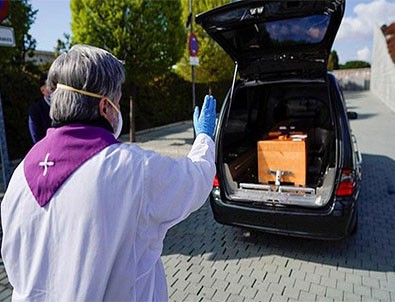 Kraliyet ailesinde koronadan ilk ölüm!