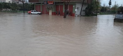 Osmaniye'de Şiddetli Yağmur Su Baskınlarına Neden Oldu