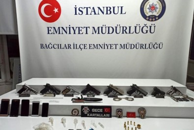 Bağcılar'da Silah Ve Uyuşturucu Ticareti Yapılan Eve Baskın Açıklaması 2 Gözaltı