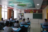 Derslere Göre Dizayn Edilmiş Farklı Sınıflarda Ders Görüyorlar