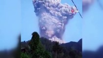 Endonezya'da Merapi Yanardağı'nda Patlama