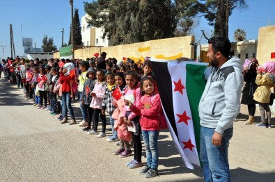 İdlib Şehitleri İçin Suriye'de Miting Düzenlendi