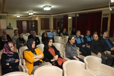 Safranbolu'da Belediye Personeline Deprem Eğitimi