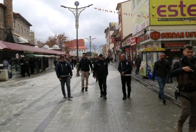 Ağrı'da Polisin 'Evde Kal' Çağrılarına İl Emniyet Müdürü Özen De Katıldı