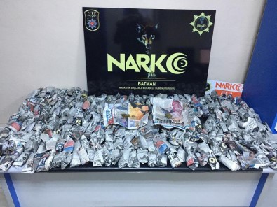 Batman'da Satışa Hazır 1 Kilo 700 Gram Esrar Ele Geçirildi