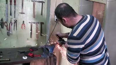 Geleneksel Türk Kılıçlarını Asırlık Teknikle Yeniden Üretiyor