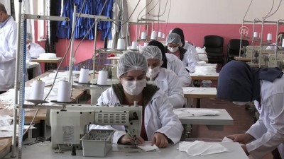 Hakkarili Kadınlar Cerrahi Maske Üretiyor