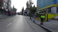 EMNİYET MÜDÜRÜ - Hatay'ın Bazı İlçelerinde Caddeler Ve Sokaklar Trafiğe Kapatıldı