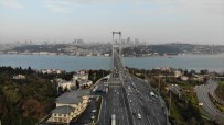 D 100 - İstanbul Trafiğine Korona Virüs Etkisi; 15 Temmuz Şehitler Köprüsü Boş Kaldı