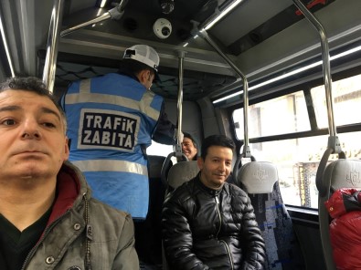 Kurallara Uymak Bir Yana Ayakta Yolcu Bile Aldı !