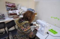 ÖĞRETMENLER - Öğretmenler Maske Üretiyor