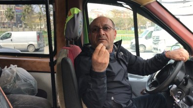 (Özel) İstanbul'Da Toplu Taşıma Denetiminde İlginç Diyaloglar Kamerada
