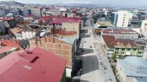 ATATÜRK ANITI - Doğu Anadolu'da Vatandaşlar 'Evde Kal' Çağrısına Uymaya Devam Ediyor