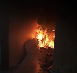 Elazığ'da Metruk Ev Yangını