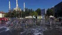 CUMHURİYET MEYDANI - Kırıkkale'de Meydan, Cadde Ve Sokaklar Sabunlu Suyla Yıkandı