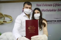 BİR AYRILIK - Korona Virüsüne Karşı Tıbbı Maske Ve Eldivenli Nikah