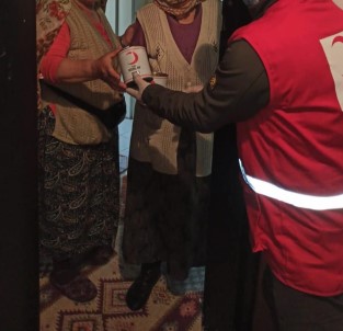 Türk Kızılayı'ndan 65 Yaş Üstü Ailelere Gıda Yardımı