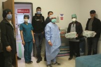 SOSYAL SORUMLULUK - Van'da Sağlık Çalışanlarına Pizza Sürprizi