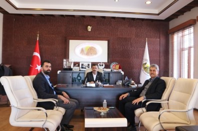 AK Parti Avanos İlçe Teşkilatı Yöneticileri, Süslü'yü Ziyaret Etti