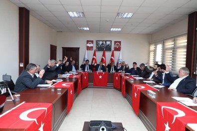 Dilovası Meclisi Türk Bayrakları İle Donatıldı