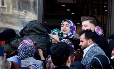 Erzurum'da Yeni Açılan Mağazada İzdiham Çıktı