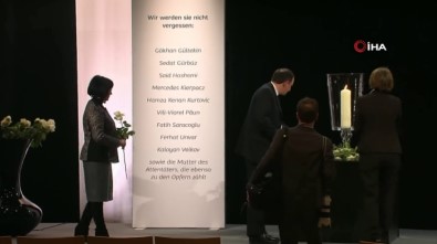 Hanau'da Irkçı Saldırıda Hayatını Kaybedenler Resmi Törenle Anıldı