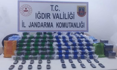 Iğdır'da Kaçak Cep Telefonu, Nargile Tütünü Ve Sigara Operasyonu Açıklaması 2 Gözaltı