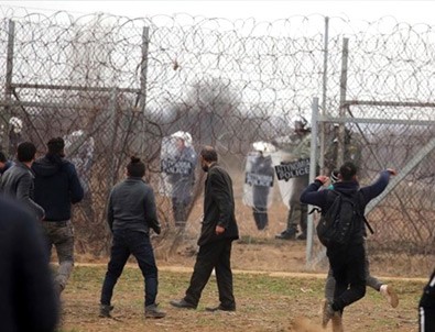 Yunan güvenlik güçleri düzensiz göçmenlere ateş açtı: 1 ölü, 5 yaralı