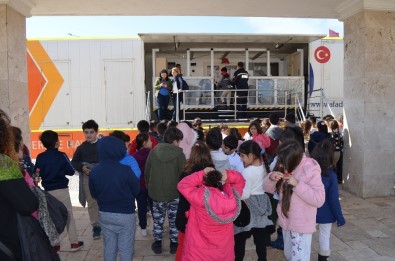 Deprem Tır'ı Didim'de Öğrencilere Eğitim Verdi