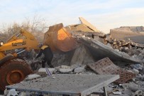 Rus Uçakları Bir Tavuk Çiftliğine Sığınan Sivilleri Vurdu Açıklaması 15 Ölü