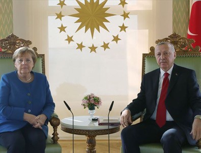 Erdoğan ve Merkel'den İdlib görüşmesi